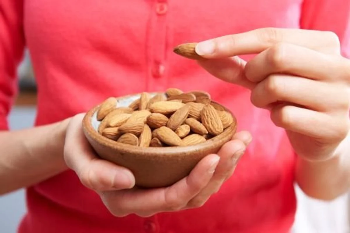 Almonds Boost Favorable Appetite Hormones Without Affecting Hunger